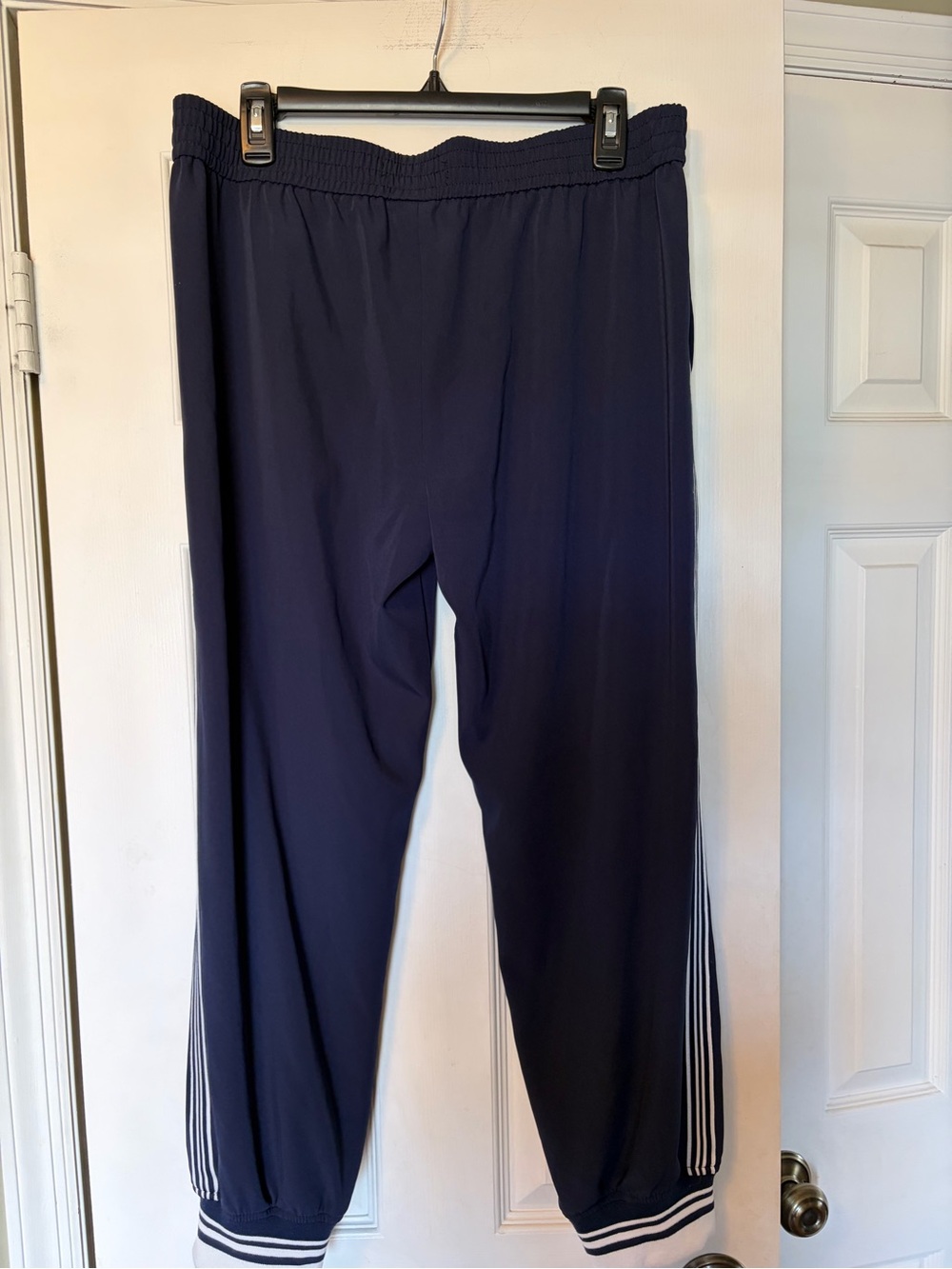 Liverpool Women's Navy Joggers with White Side Stripes Size Large - Picture 5 of 6
